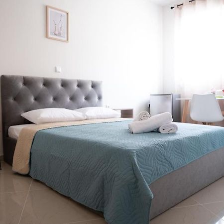 Anesis Airport Rooms 102 Koropion Bagian luar foto